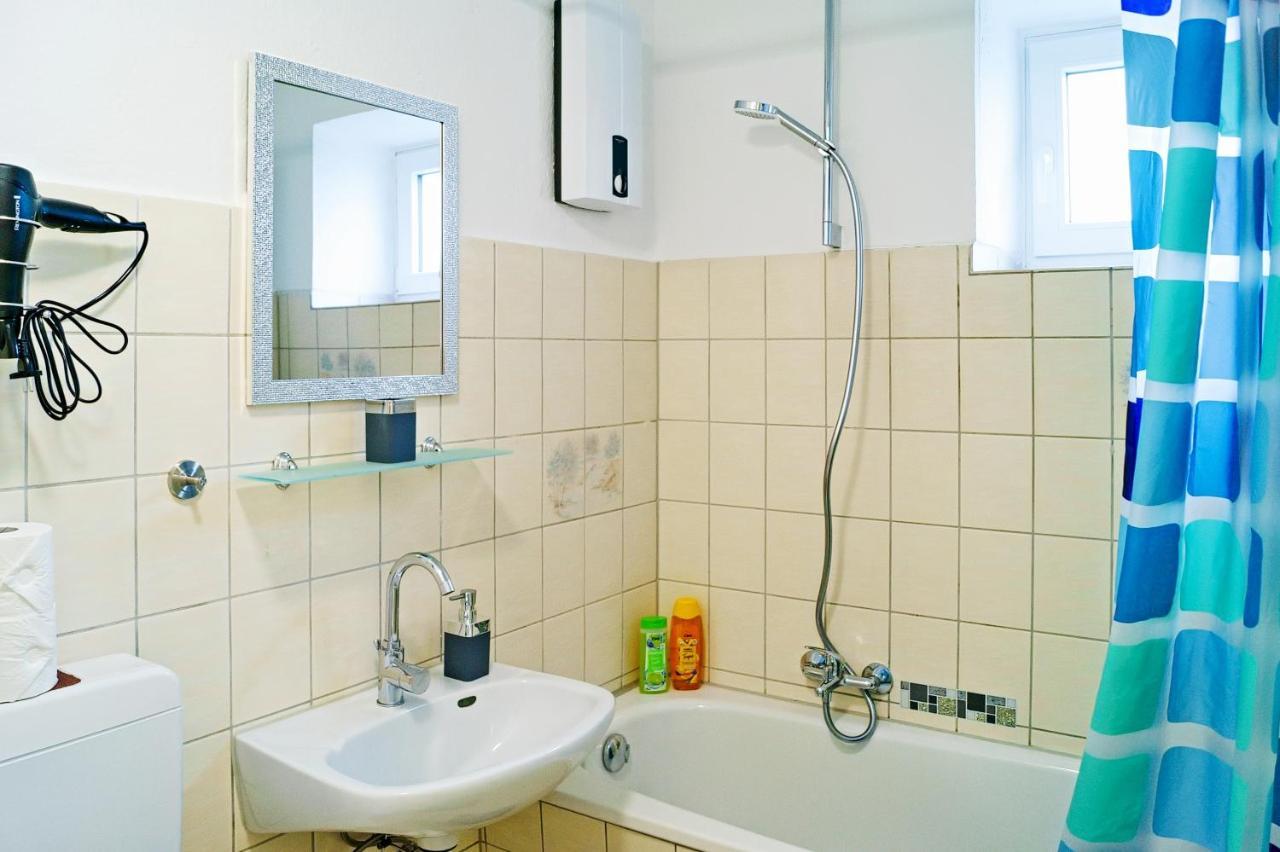 Wohnung Fuer 1 Bis 3 Personen ゾーリンゲン エクステリア 写真